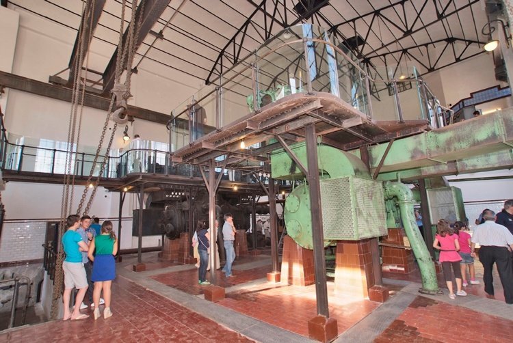 Museo Nacional de la Energía - Nave de turbinas